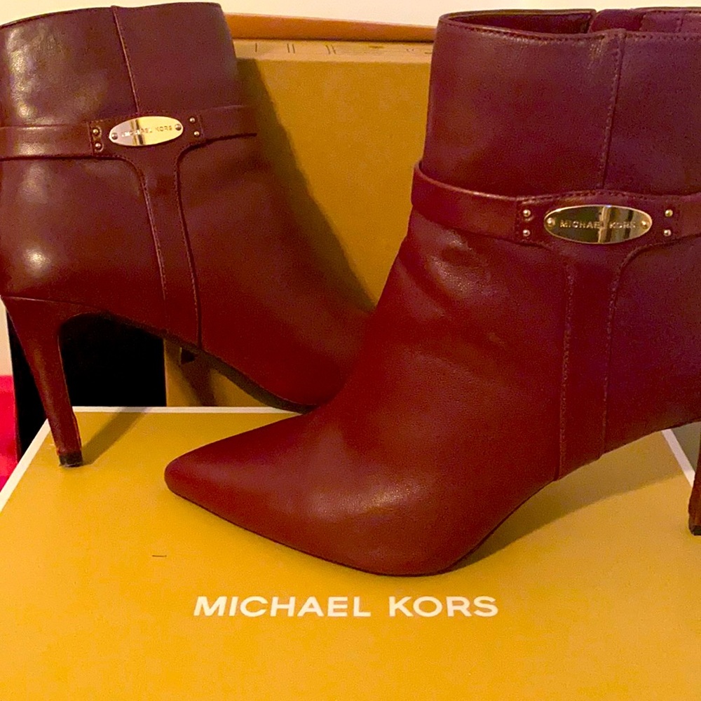 Short leather booties